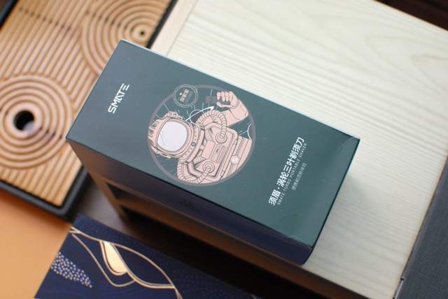 须眉探索家剃须刀体验:小巧精致,男朋友们户外、差旅、自驾必备