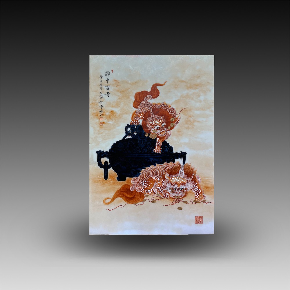 王家乐自幼酷爱艺术,在陶瓷艺术颇有成就,主攻釉上彩