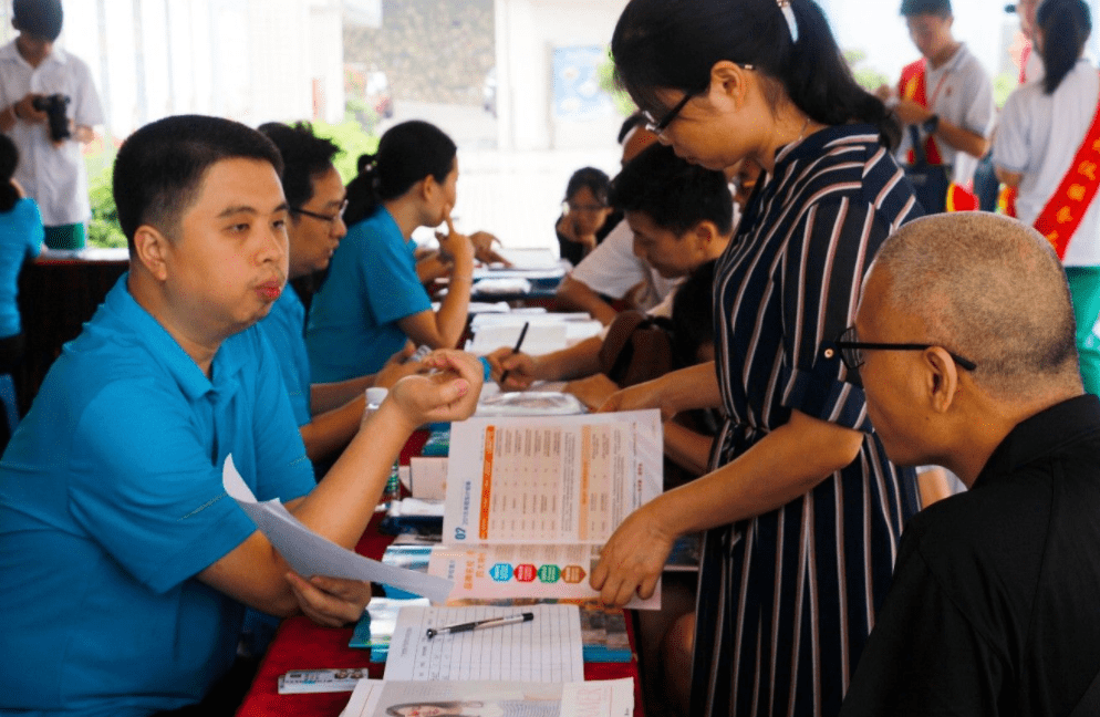 原创大学生考公务员脱颖而出却因政审被刷掉原因让人欲哭无泪