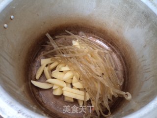 咋做排骨炖土豆粉条 29678e10db0a4741a285a6fdd7fda8e9.jpeg