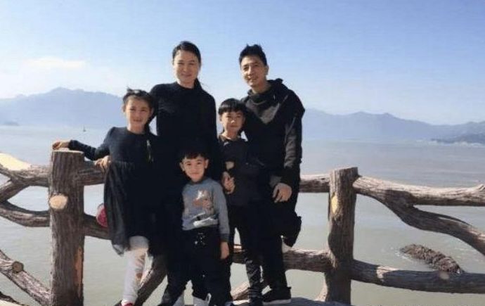 网友|林生斌现任妻子被扒，疑是旗下模特年轻漂亮，官宣得女或是二胎????