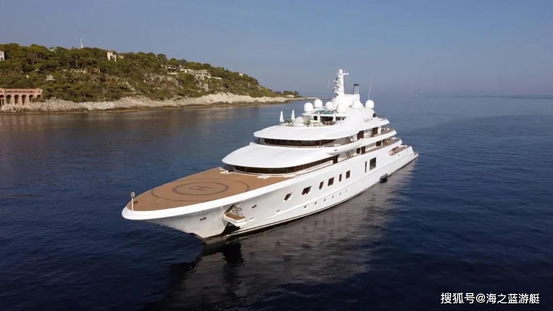 正在地中海抛锚或巡航的超级游艇