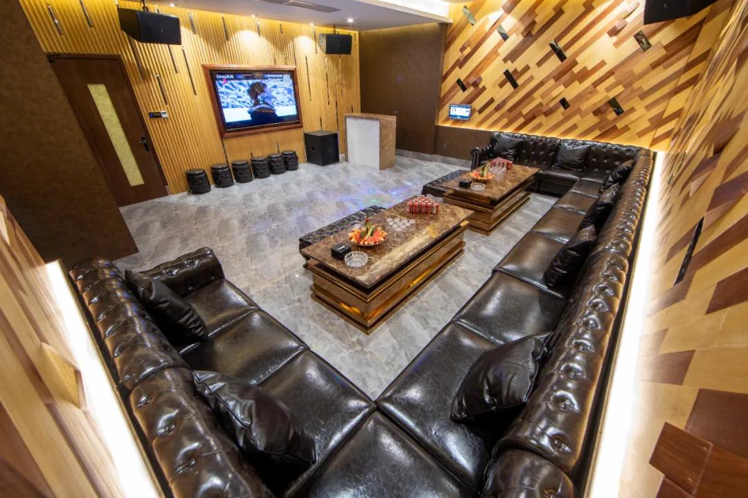 云浮悦天下生态度假区献给世界的泳道别墅