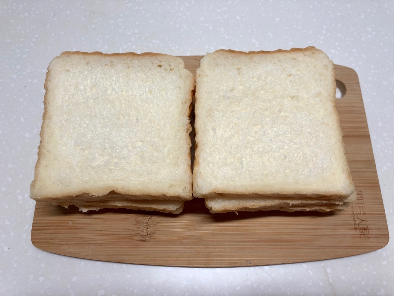 食材|早餐给家人准备个三明治，配上点牛奶，荤素搭配，营养丰富又健康