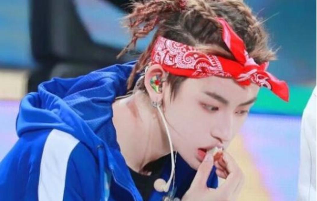 小鬼白瞳朋克造型亮了网友神评对不起第一眼看成了宁静