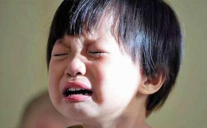 因为|孩子满脸骄傲带奖状回家,宝妈看到奖状上的字却怒了,确实忍不了