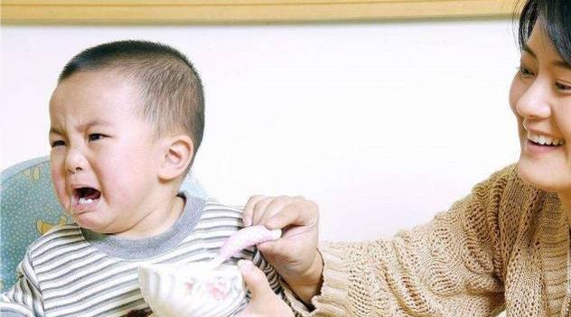 运动量|“饭渣宝宝”吃饭全靠追着喂？幼儿园老师有妙招，让娃吃饭更积极
