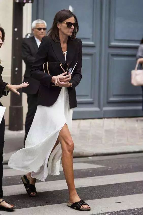 仙女|别再穿高跟鞋了，穿仙女裙＋平底鞋的你，时髦炸！