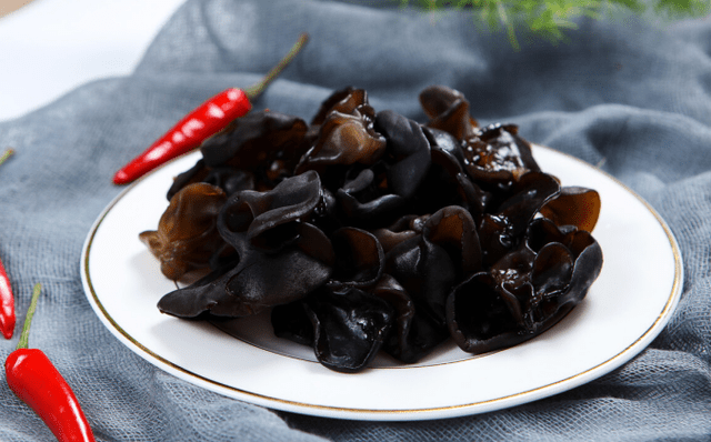 损伤|久泡的菌类能不能吃？内科医生说出了真相，不妨提前了解一下