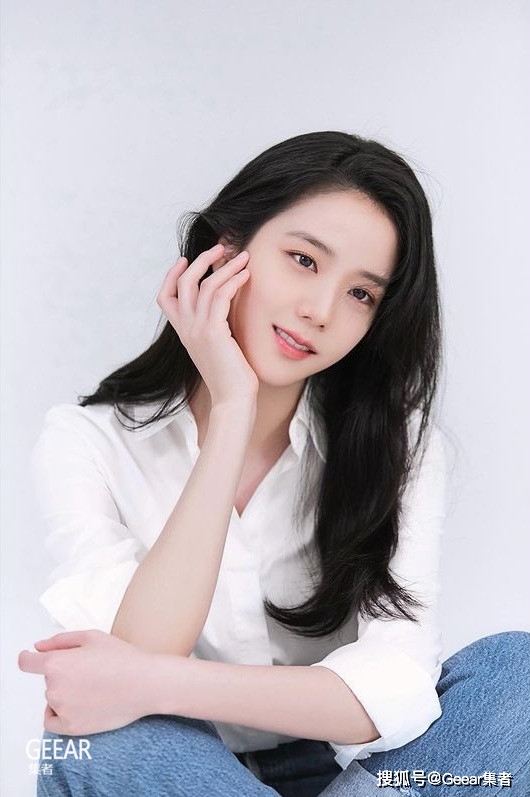 Jisoo|Jisoo释出演员造型照，这个淡妆是颜值的考验！