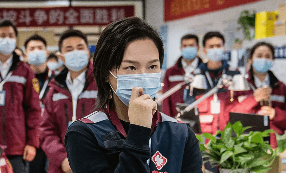 因为我们要致敬这群"可爱的人"_疫情