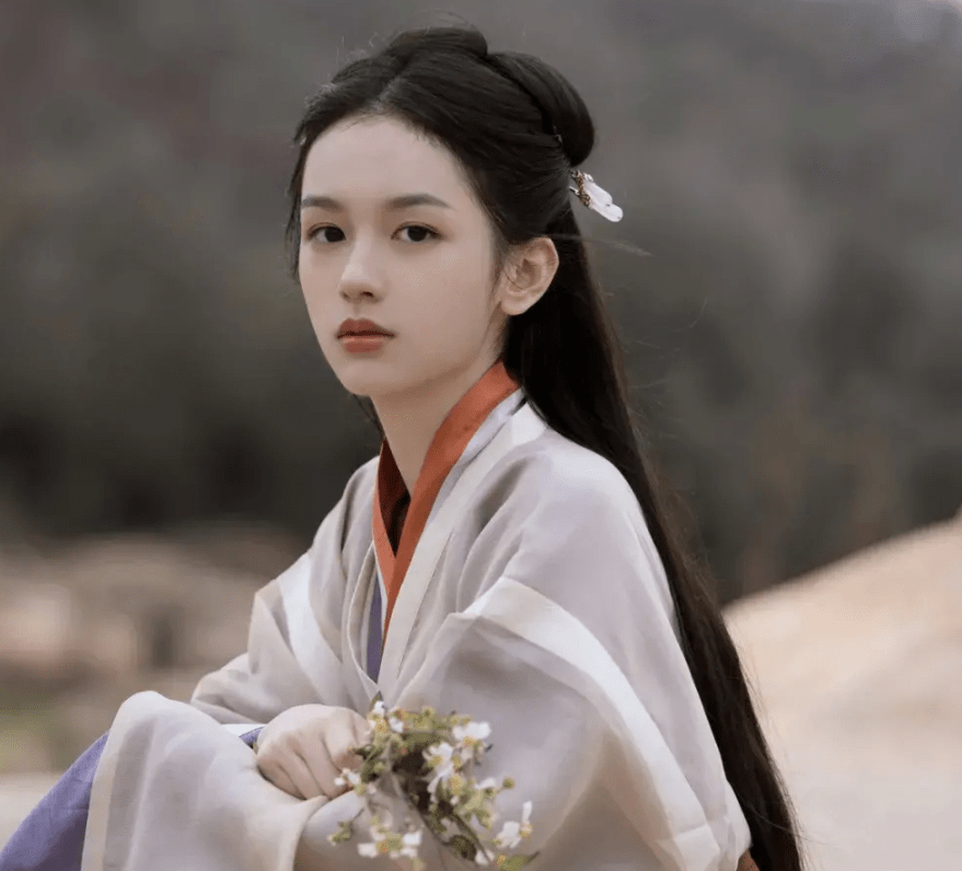 赵露思|95花的背后竞争：关晓彤靠鹿晗拿下最大热度，周也背靠和颂好乘凉