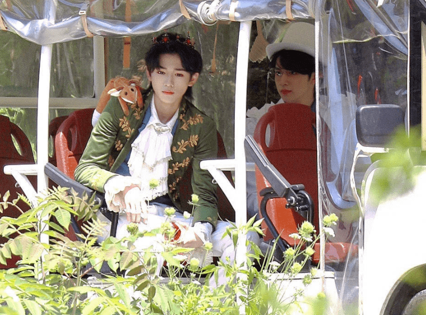 小王子|宋亚轩cos小王子，刘耀文cos怪盗基德，看两人路透照收视要爆棚