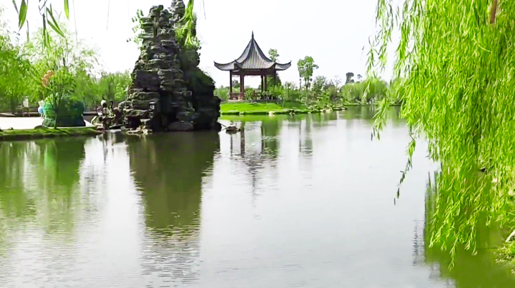 为什么叫一方池塘 f5e6598cf80e4d18b69a31277a0ec01a.jpeg