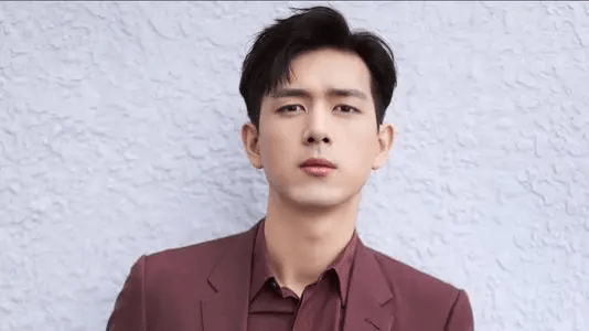 乐枫|李现年代史诗剧官宣，搭档影后春夏再组CP，或将又是一部“爆款”