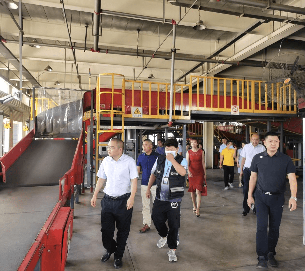 7月4日,在贺兰县委副书记,县长赫天江,县委常委,宣传部部长王芳,县