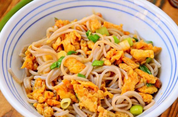 筷子|这早餐我家隔两天吃一次,鲜香嫩滑不油腻,吃一次就念念不忘