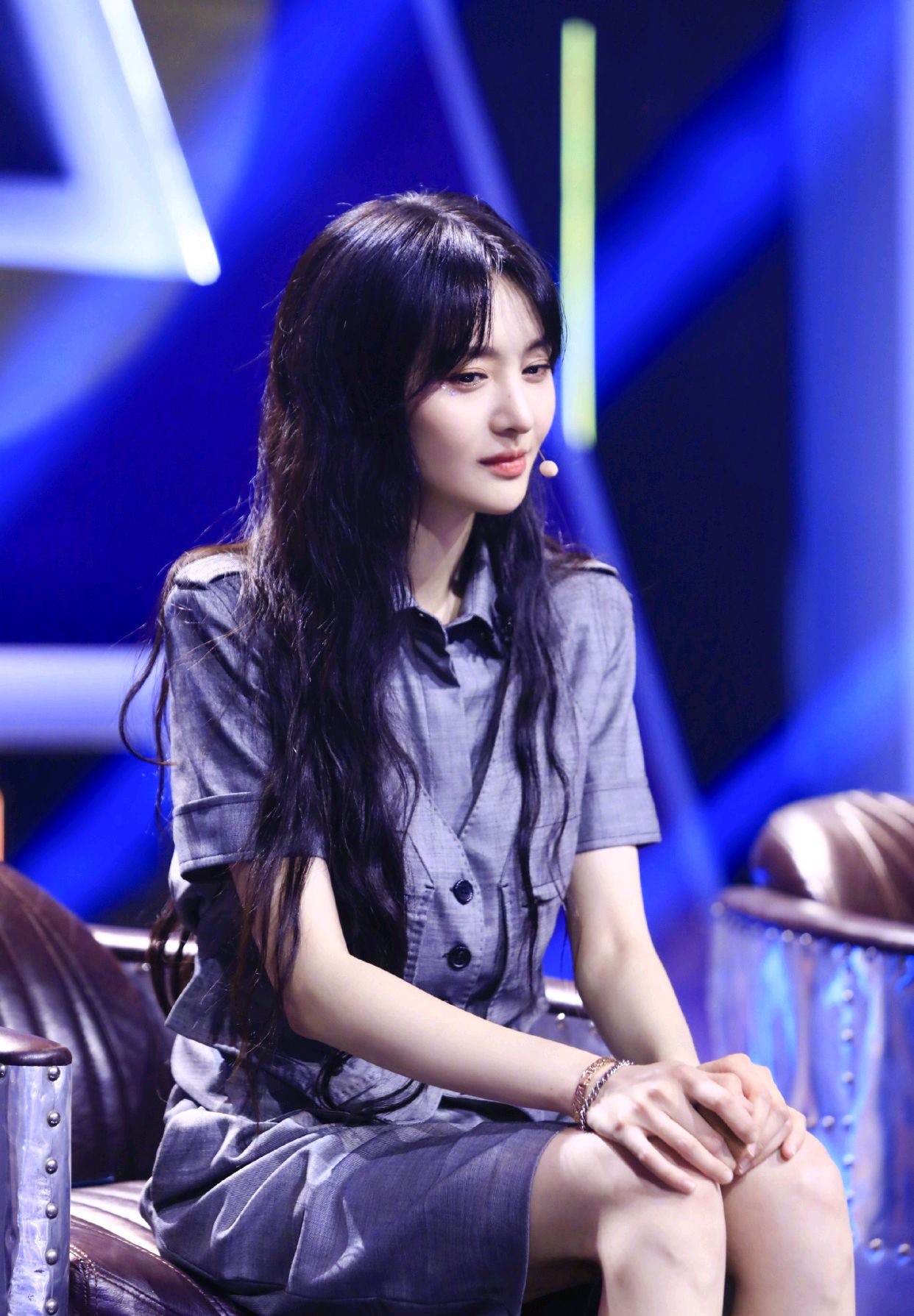 短裙|短裙“失宠”了,今年夏天流行百慕大短裤,郑爽万茜穿上也太A了