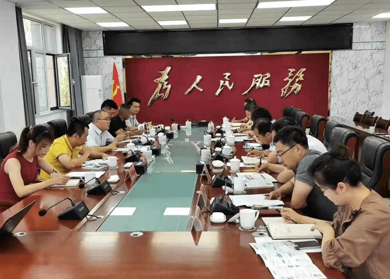 7月4日,在贺兰县委副书记,县长赫天江,县委常委,宣传部部长王芳,县