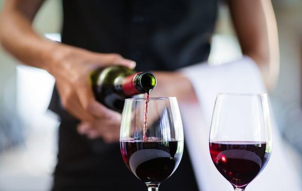 宴席|葡萄酒保质期有10年，到期后还能喝吗？看完这2个原因你就懂了