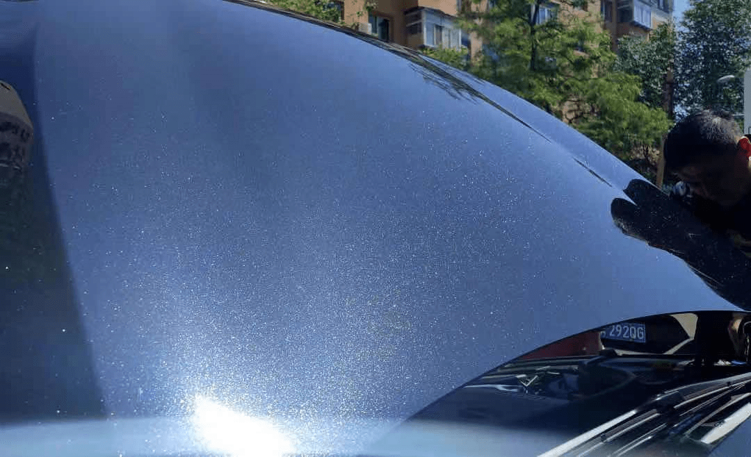 为什么现在越来越多的车主开始接受雅龙炫彩车衣,因为很多车主非常