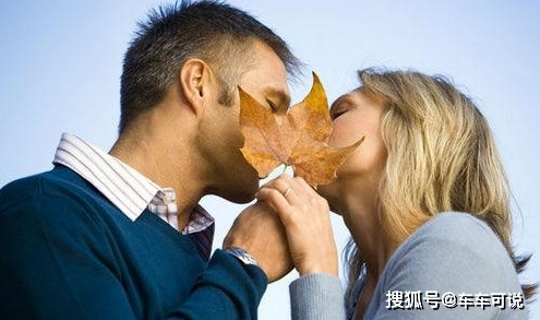 因为|剖腹产隔天婆婆脚痛，自己坐月子，看到花园身影，俺失控离婚