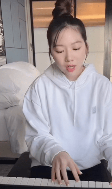 设计|甄子丹一家四口同框!17岁甄济如身高赶超爸爸,甜美脸蛋有女主范