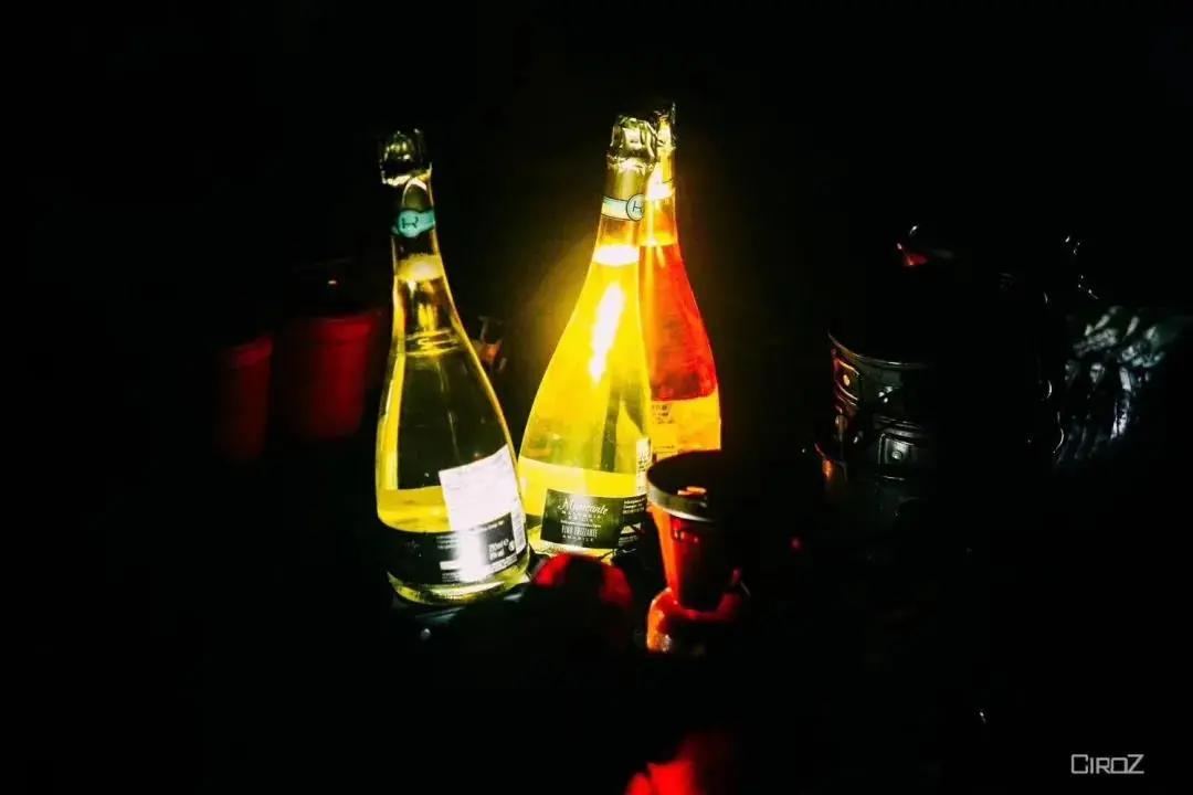 氧气|葡萄酒如何保存?姿势很重要!