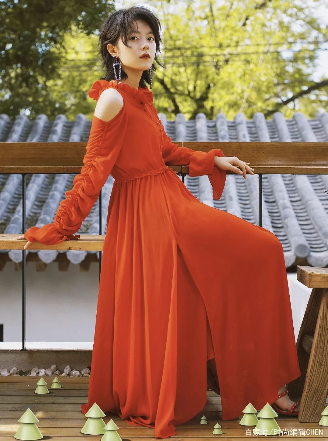 林妙妙|新晋“国民闺女”赵今麦不得了！穿吊带波点长裙太气质，哪像16岁