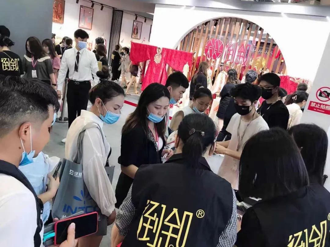 上海|倒叙展会精彩回顾 | 不负期待，倒叙上海婚纱展完美收官！