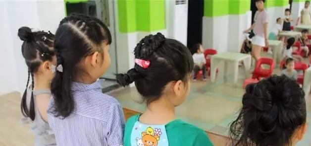发型|幼儿园老师是否多“关怀”自家娃，从宝宝小举动能看出，对照一下