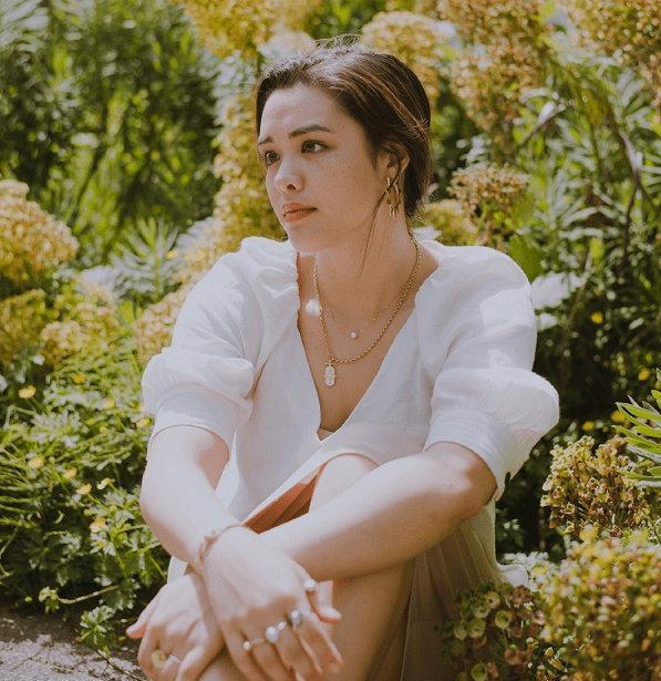 图案|钟丽缇一家四口穿亲子装拍大片，考拉甜美像妈，二女儿超模脸出众