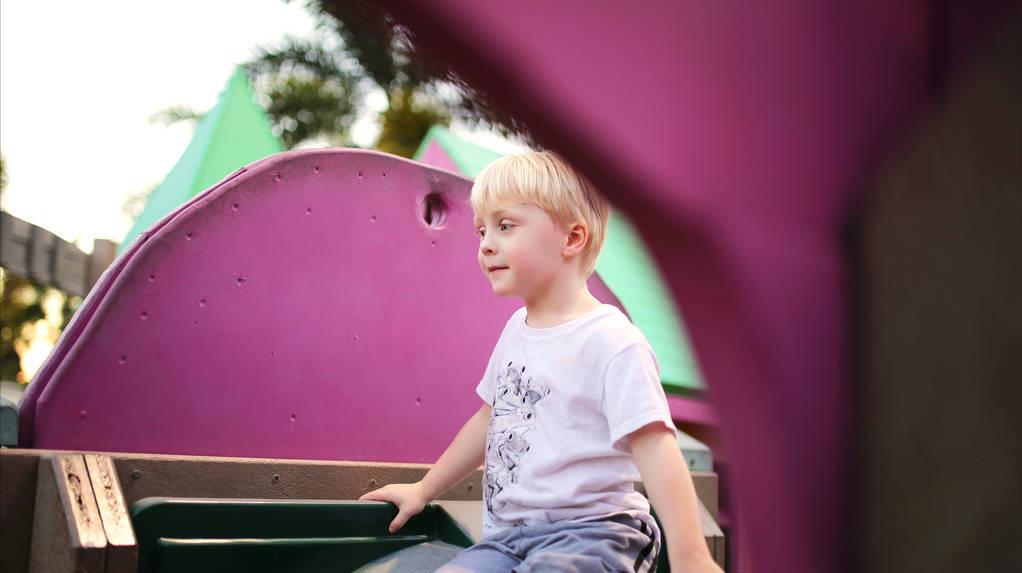 因为|晚接孩子放学为何容易“毁”掉他？孩子内心感受，很少有父母明白