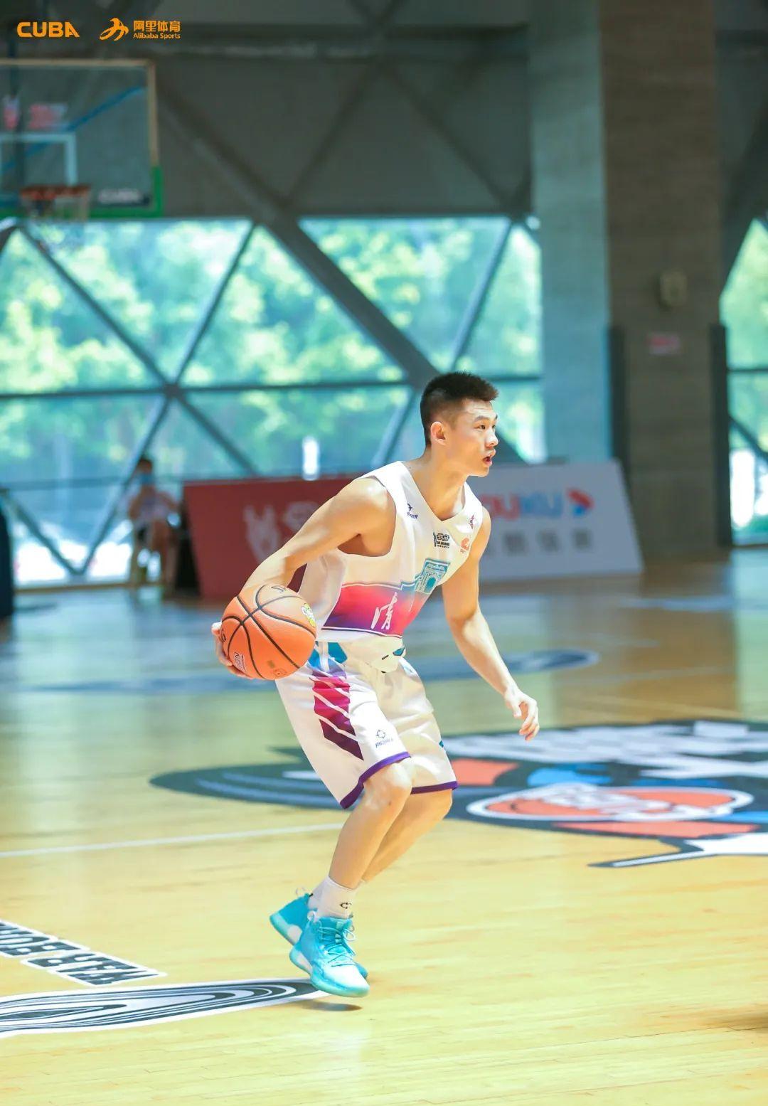 内线刘以生,并加入了潍坊一中出品,山东科技大学核心后卫谢立石,山东