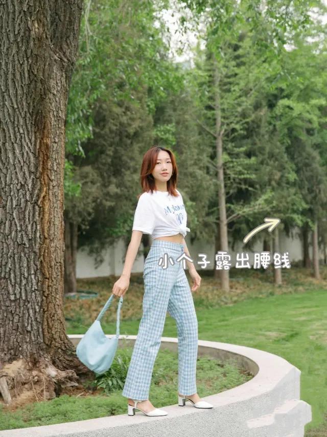 高个子|穿来穿去，还是T恤最实用，今夏这样选款、挑色，上身才时髦吸睛