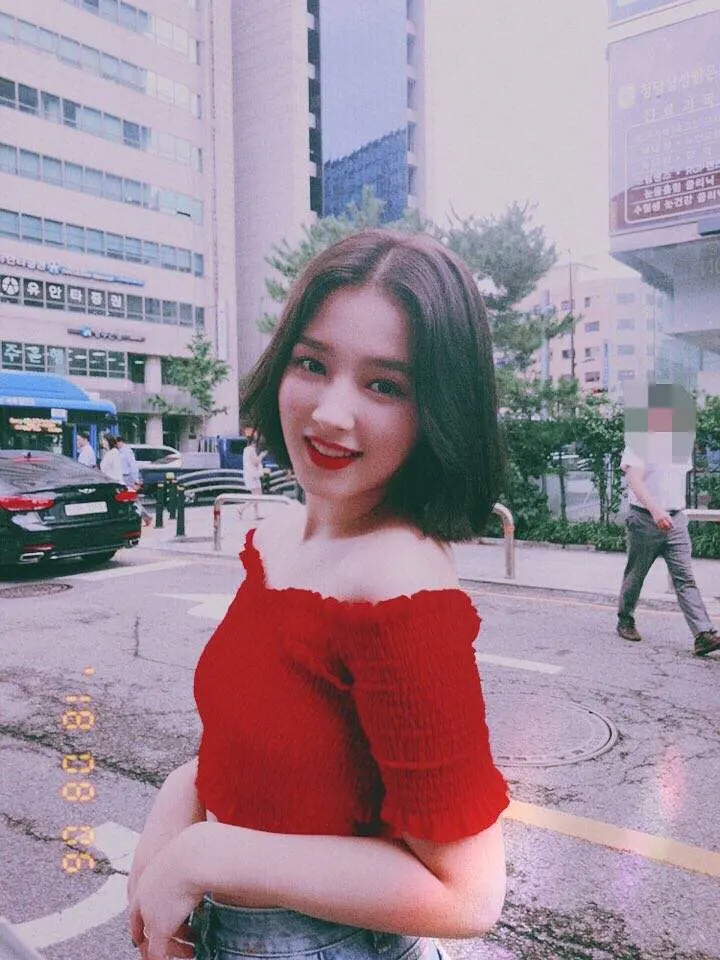 青春|各种风格的红色连衣裙，Jennie青春Joy港风裴珠泫智秀大气