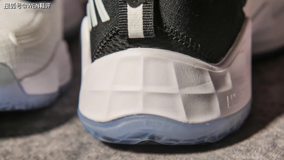 衰减性|adidas 米切尔3代实战:性能在线 稳定有余 惊喜不足