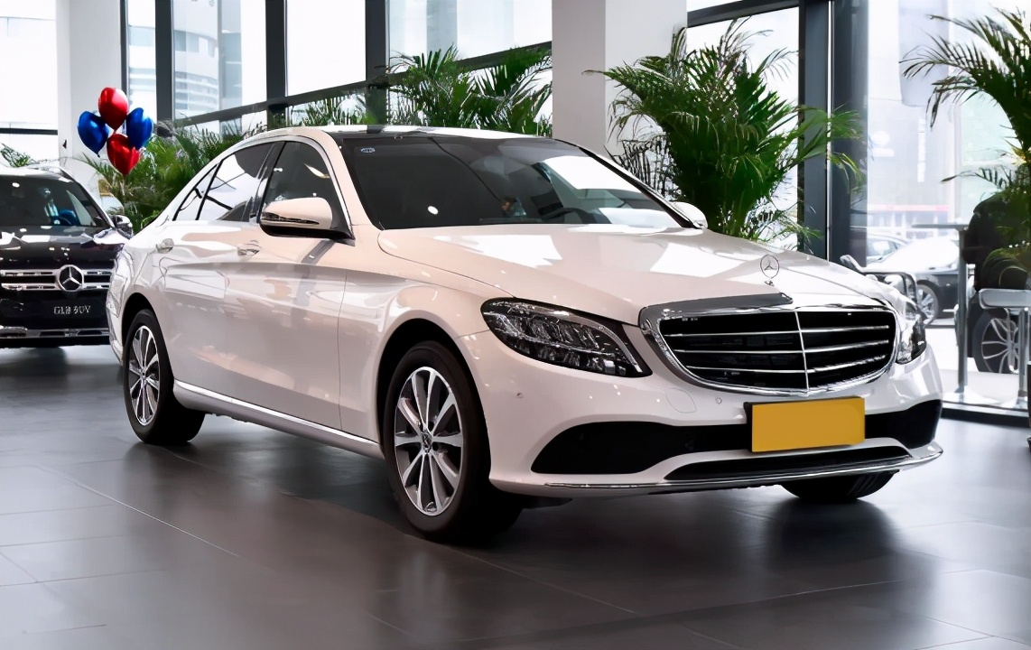 适合小老板们开的车型奔驰c260l带你过上小资生活