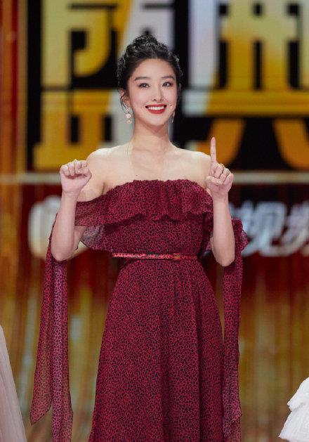 盛典|又是盛典!刘亦菲又仙又欲,杨幂深v撩人,热巴吊带蕾丝艳压全场