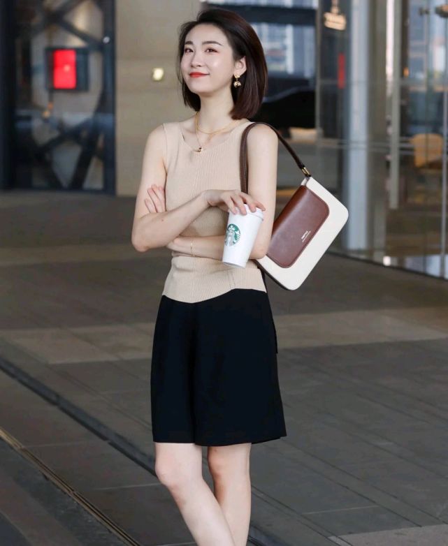 视觉|想成为精致的女人，就要穿对服装了，合适的穿搭会让整个人更优雅