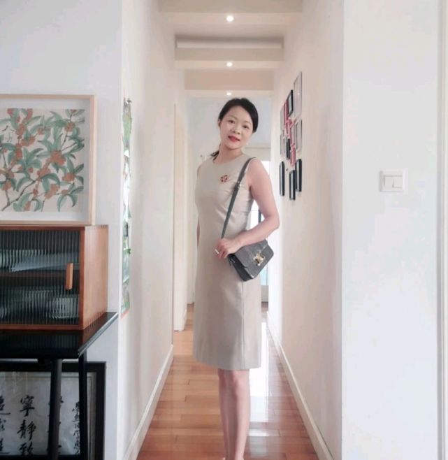 能在|会穿衣搭配很关键，只要会搭配，穿上基础款也能在人群中脱颖而出