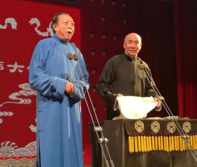 王少力师承相声名家贾继光先生,早先为艺馨相声社的演员,后来跟着孙越