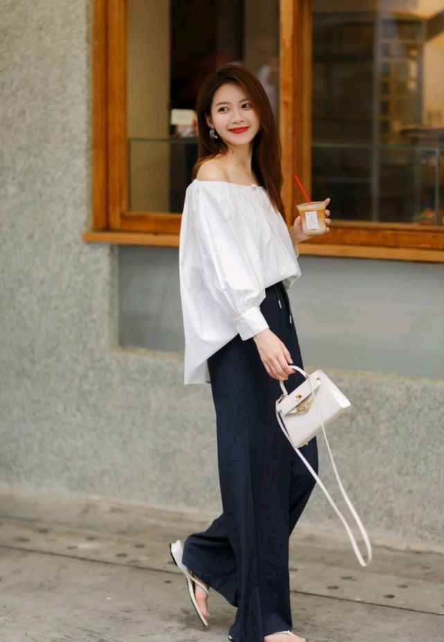 夏天|在炎热的夏天，穿上清新凉爽的服装，可以给人舒适又治愈的感觉