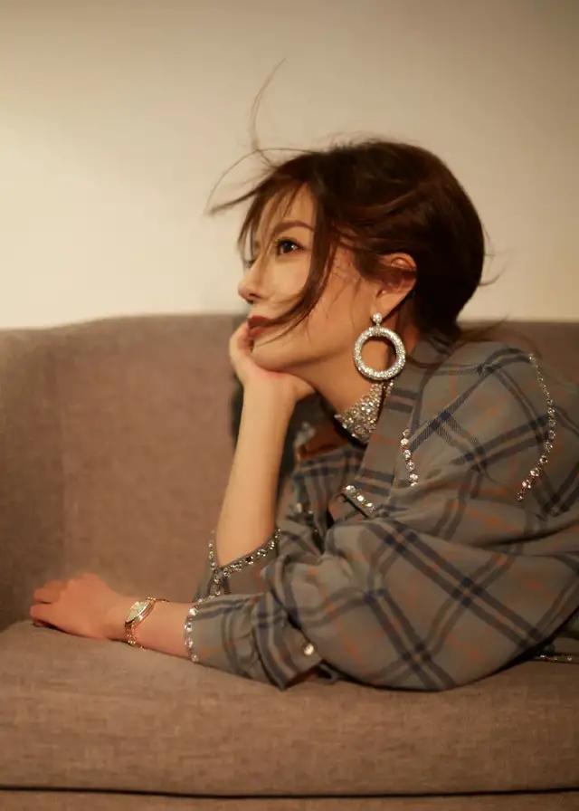 温情|赵薇：一丝幽默，一份温情，一种美。