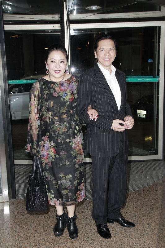 骨子里|向太胖得真富态，穿花哨的“大妈裙”也不俗气，骨子里透着阔太范