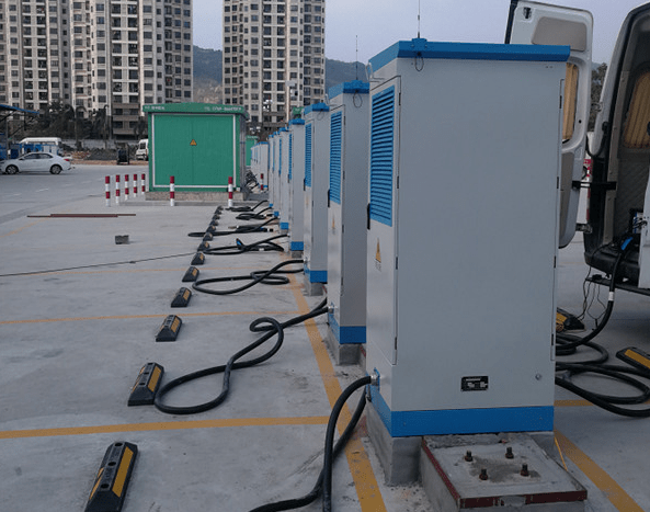 新能源汽车直流充电桩工作原理及常见故障分析 乐惠车 新能源汽车直流充电桩工作原理及常见故障分析 乐惠车