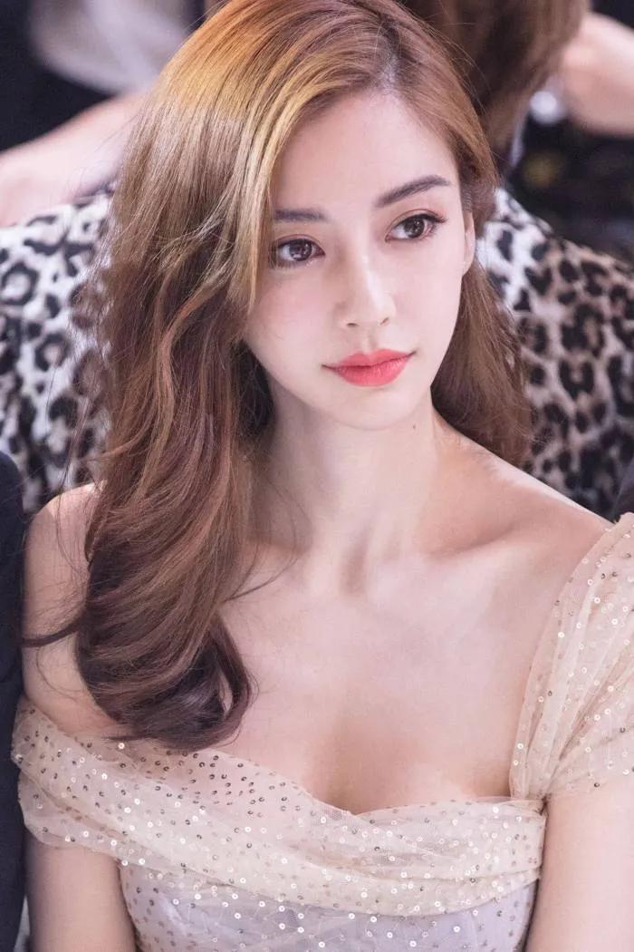 baby|杨颖高温下拍写真依然甜美！雪肤娇嫩靓丽魅力十足