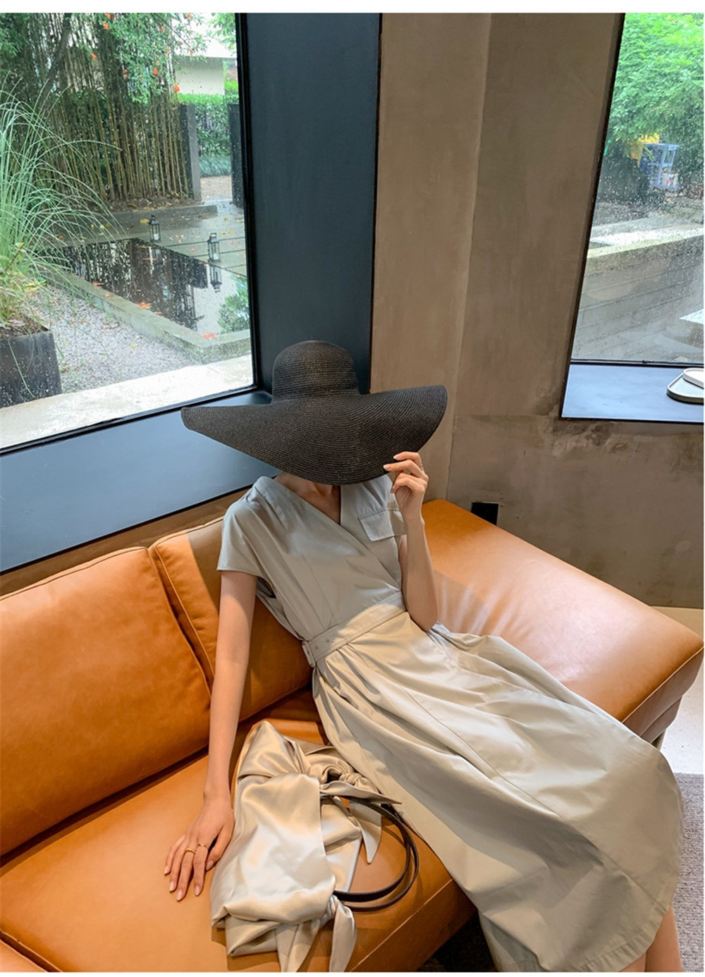 设计|5款优雅的极简风连衣裙,40岁女人照着穿,轻松甩掉“中年感”!