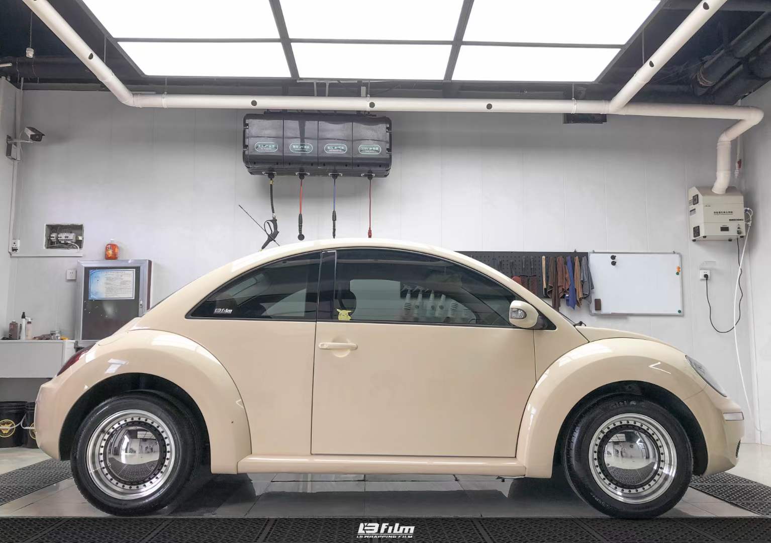 不一样的时尚卡其色!大众甲壳虫贴lb film改色膜高亮卡其米兰_-glossy