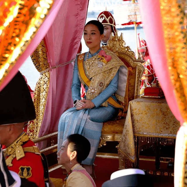 身材|泰国嫡长公主预热颂妃生辰!衬衫搭半裙似明媚少女,剪寸头太飒了